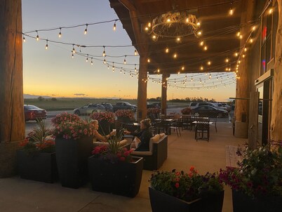 Ninepipes Lodge