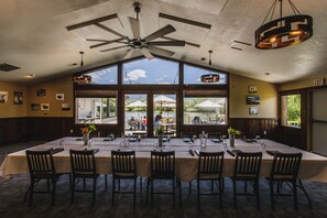 Banquet hall - Ninepipes Lodge (Charlo)