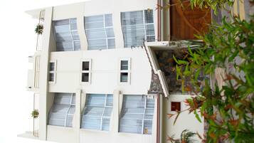 Mặt tiền nơi lưu trú