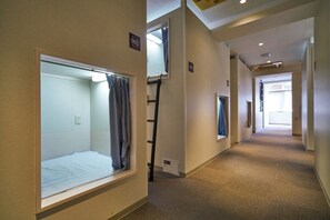 Capsule Room for Male
