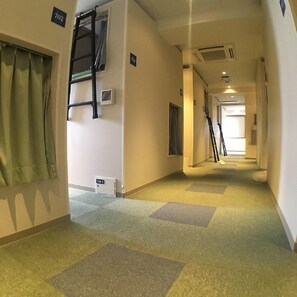 Capsule Room for Male