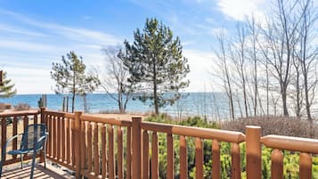 Standard Cabin, 1 Queen Bed, Fireplace, Lake View | Lake view