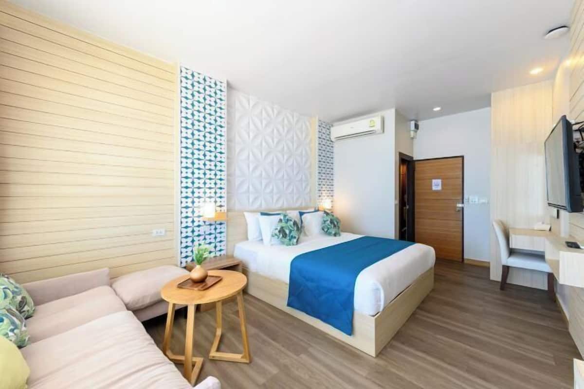 1 bedroom, minibar, in-room safe, desk