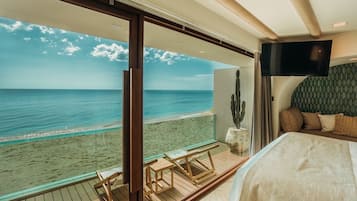 Beachfront Paradise Suite | Terrace/patio