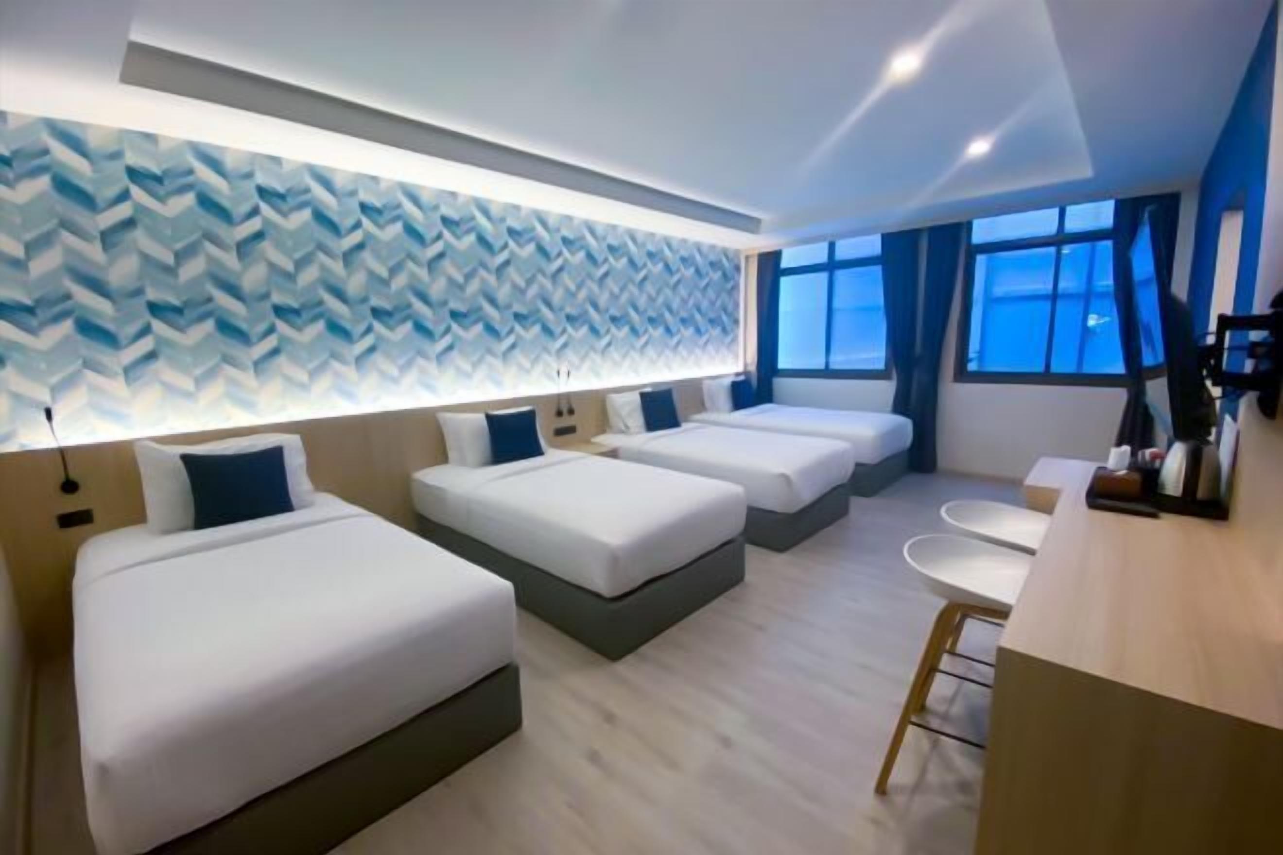 ミニバー、セーフティボックス (室内)、デスク、WiFi (無料)