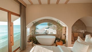 Romance Ocean View Studio | 1 svefnherbergi, míníbar, öryggishólf í herbergi, skrifborð