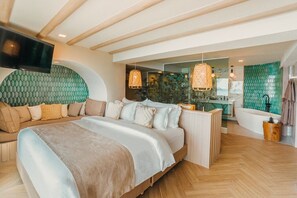 Beachfront Paradise Suite | Minibar, in-room safe, desk, free WiFi - Maldives Beach Resort (Tha Mai)