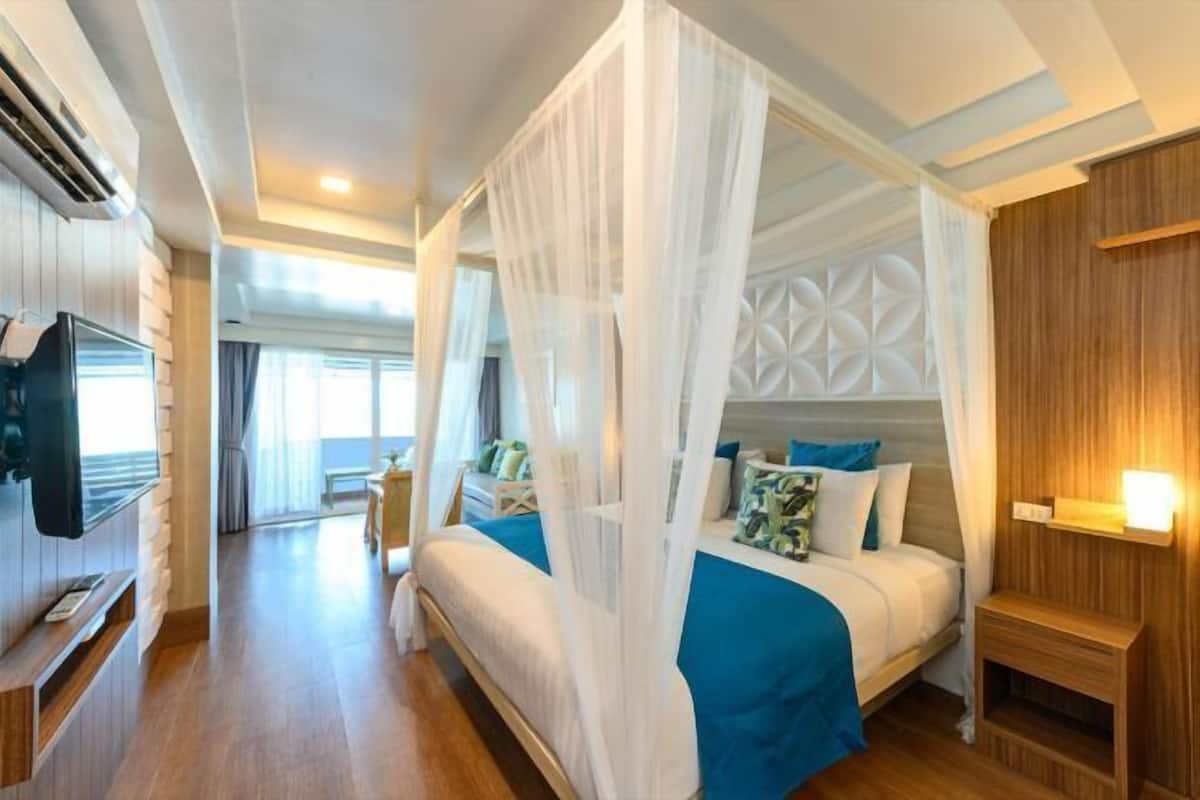 1 bedroom, minibar, in-room safe, desk