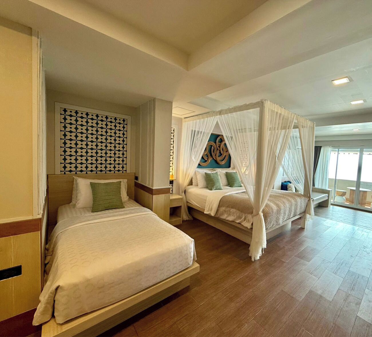 Triple Seaview Room With Balcony | Minibar, in-room safe, desk, free WiFi