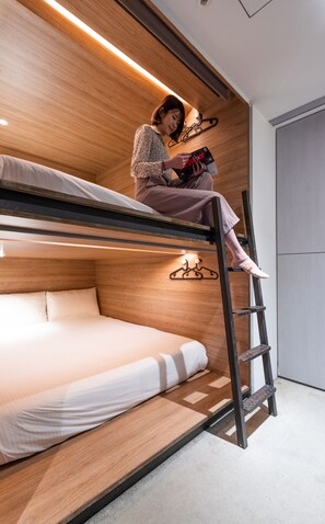 Premium bedding, individually decorated, blackout curtains - Bouti City Capsule Inn - Hostel (Taipei)