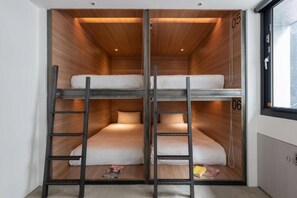 Premium bedding, individually decorated, blackout drapes, soundproofing - Bouti City Capsule Inn - Hostel (Taipei)