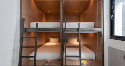 Bouti City Capsule Inn - Hostel