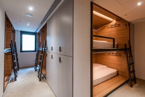 Shared Dormitory, Women only, Shared Bathroom | Premium bedding, individually decorated, blackout drapes, soundproofing - Bouti City Capsule Inn - Hostel (Taipei)