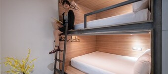 Bouti City Capsule Inn - Hostel