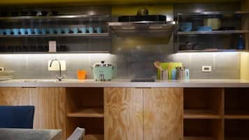 Fridge, microwave