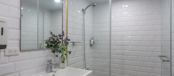 Bouti City Capsule Inn - Hostel