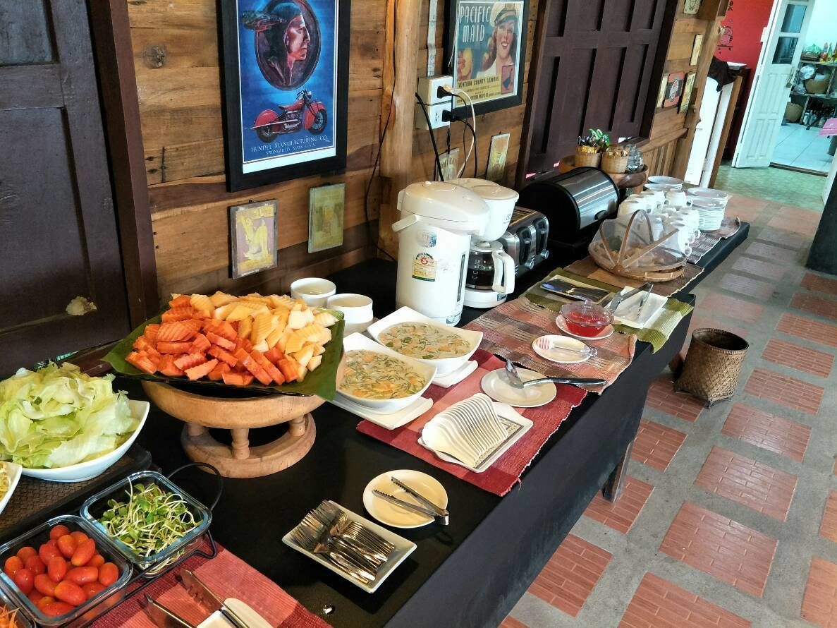 free daily self-service breakfast