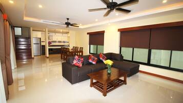 Habitació estàndard | Sala d'estar | Televisor LED