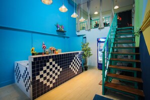 Check-in/check-out kiosk - Nacorn Hostel Khaosan (Bangkok)