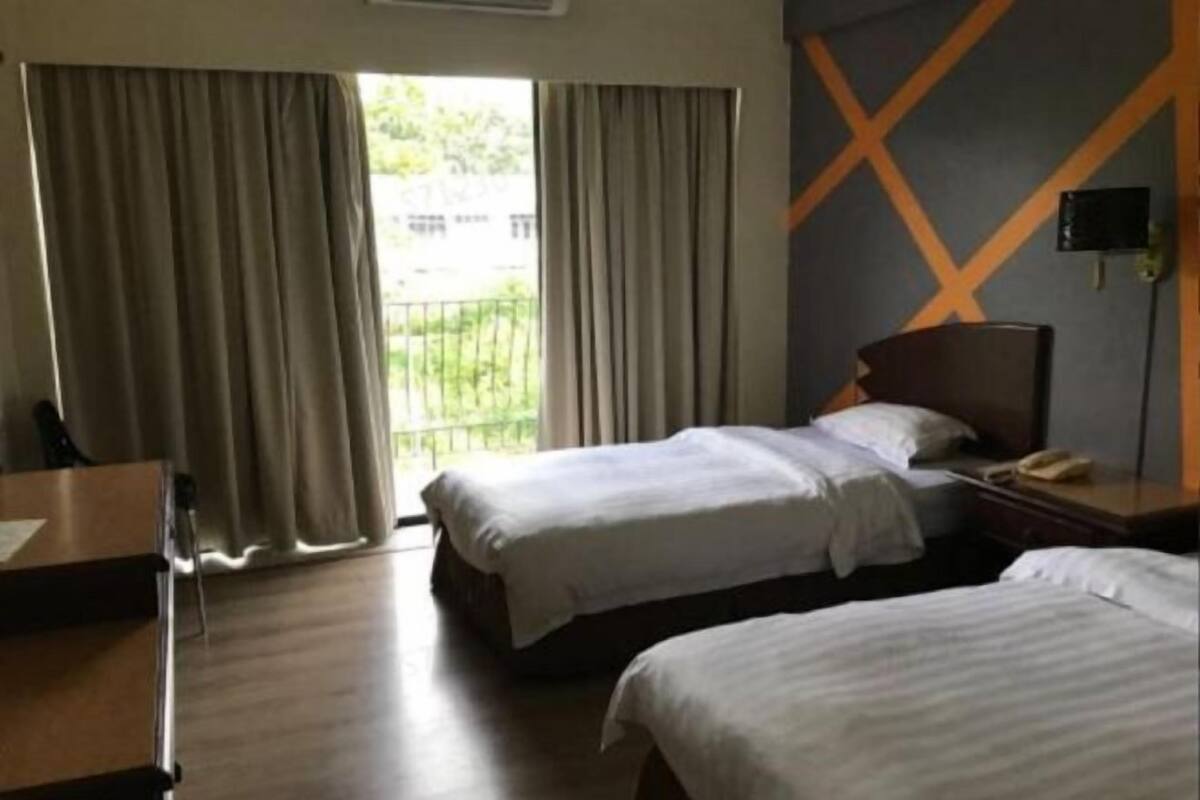 Minibar, in-room safe, desk, rollaway beds