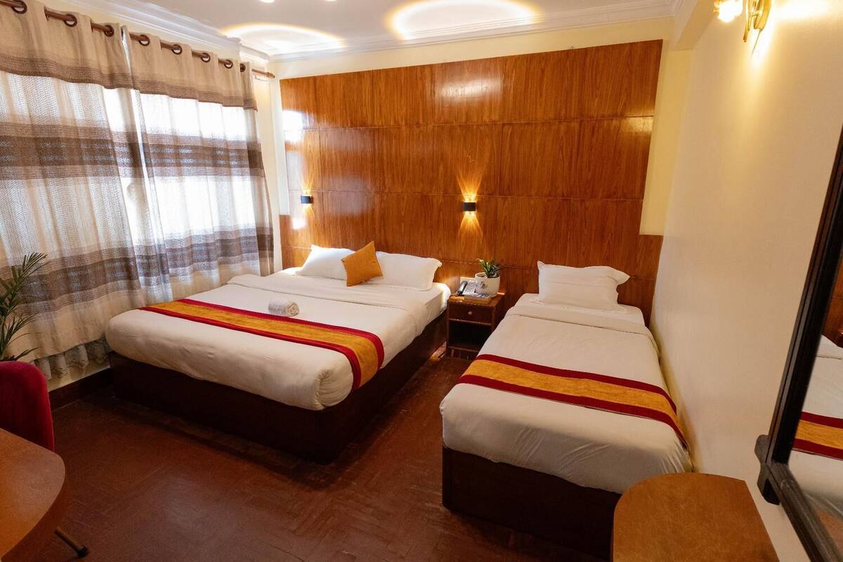 Deluxe Double or Twin Room, 1 Queen Bed, City View | Down duvets, Select Comfort beds, desk, laptop workspace