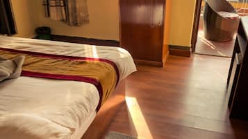 Habitación ejecutiva, 1 cama King size, balcón | Escritorio, wifi gratis y ropa de cama