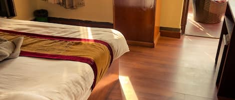 Habitación ejecutiva, 1 cama King size, balcón | Escritorio, wifi gratis y ropa de cama
