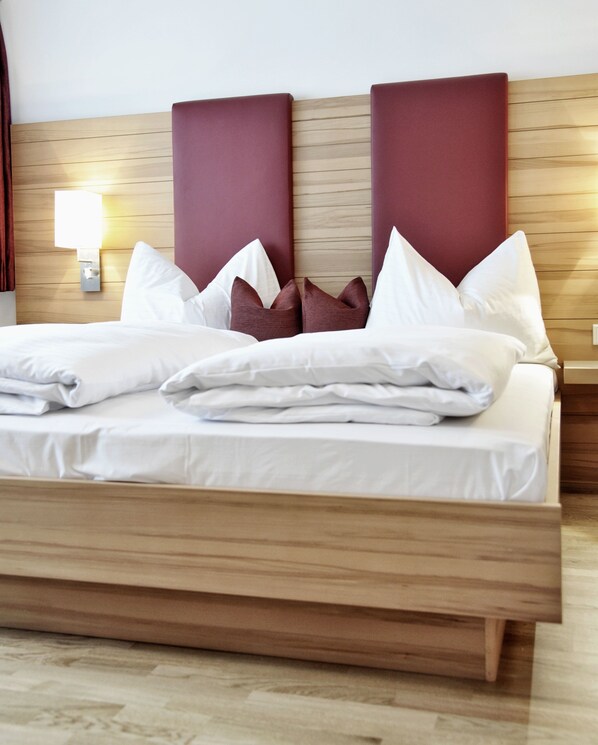 Doppia Superior, non fumatori, vista montagna | 2 camere, una scrivania, insonorizzazione, Wi-Fi gratuito