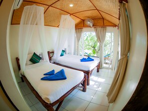 Deluxe Twin Room | Free WiFi, bed sheets