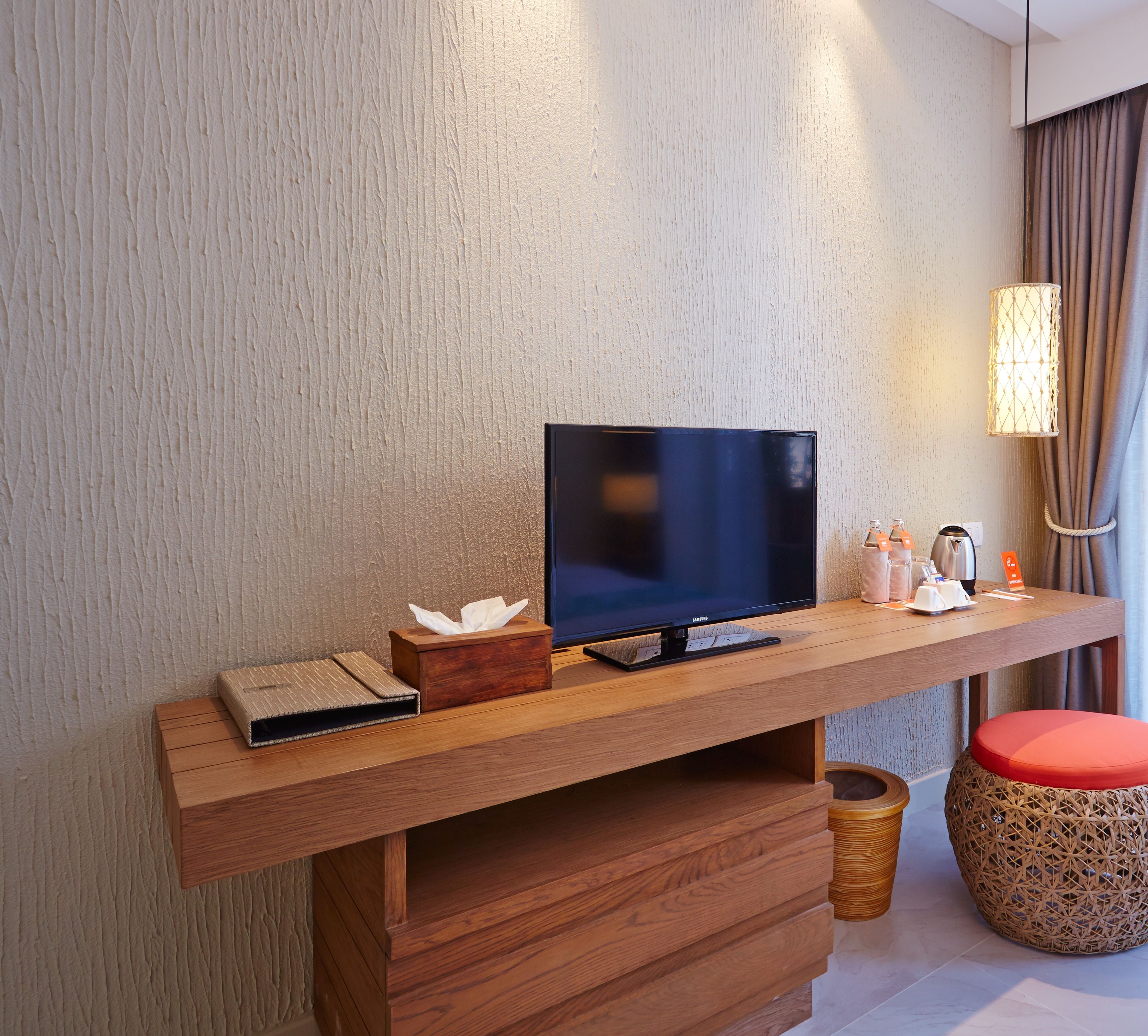 1 bedroom, in-room safe, desk, blackout curtains