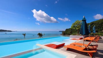 Outdoor pool, sun loungers