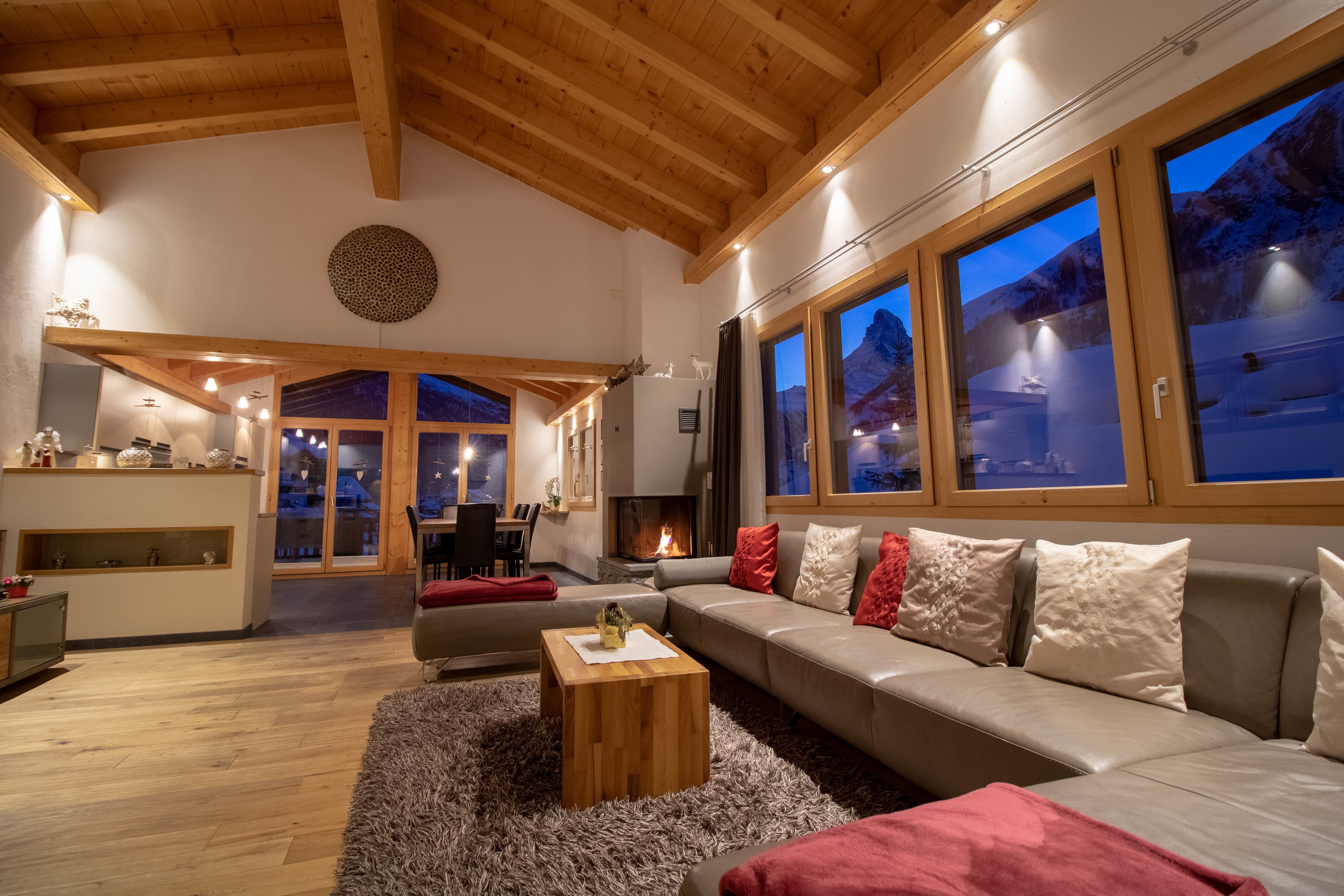 Premium Chalet, 4 Bedrooms, Sauna, Mountain View | Living area
