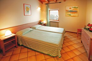 Leilighet, 1 soverom | Safe på rommet, wi-fi (inkludert) og sengetøy