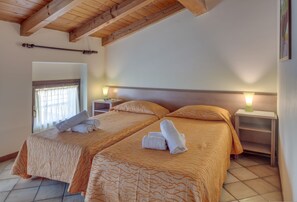 Classic Apartment, 1 Bedroom | In-room safe, free WiFi, bed sheets - Residence La Filanda (Costermano sul Garda)