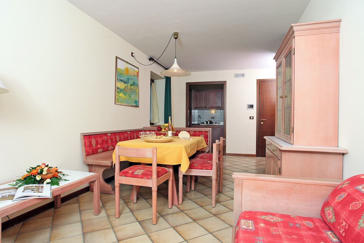 Apartment, 2 Bedrooms | Living area