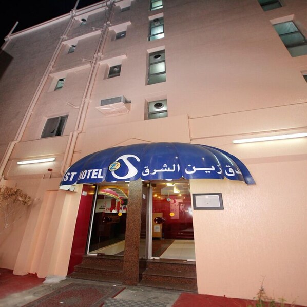 Property entrance - Zaineast Hotel (Dubai)