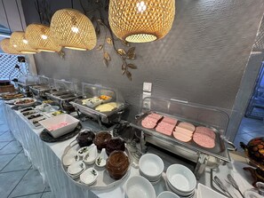 Frühstück und Abendessen