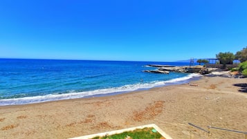 Una spiaggia nelle vicinanze