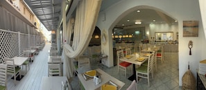 Breakfast and dinner served  - Thalia deco City & Beach Hotel (Hersonissos)