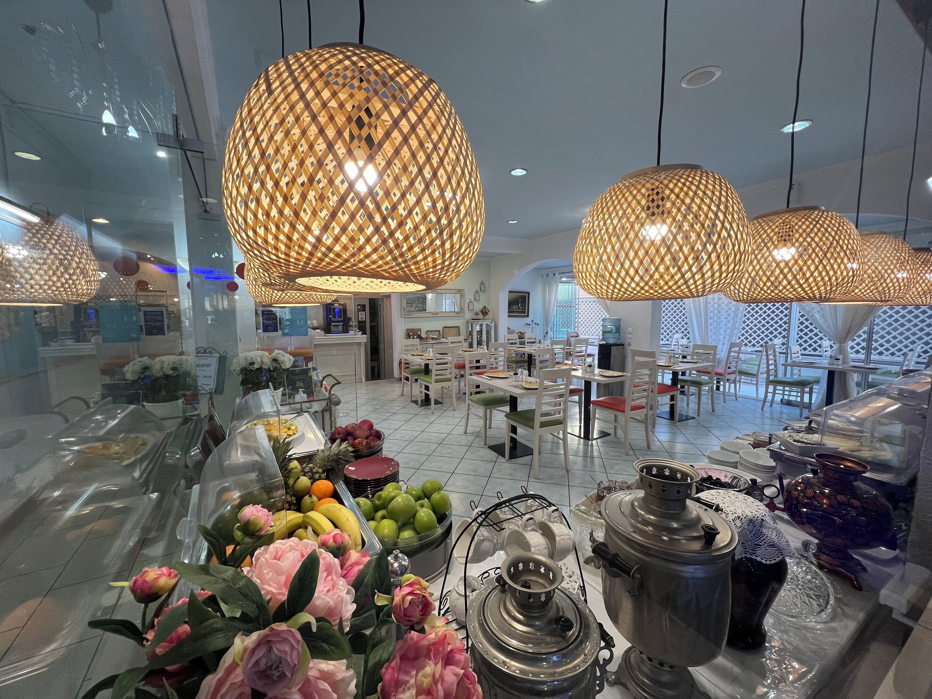 Breakfast and dinner served