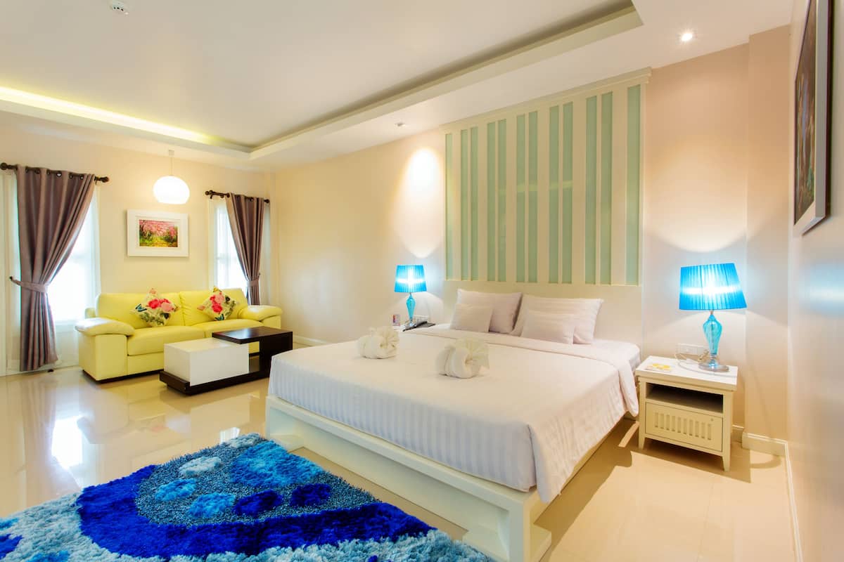 ห้องพรีเมียร์ดับเบิลหรือทวิน, วิวสวน | มินิบาร์, ตู้นิรภัยในห้องพัก, โต๊ะทำงาน