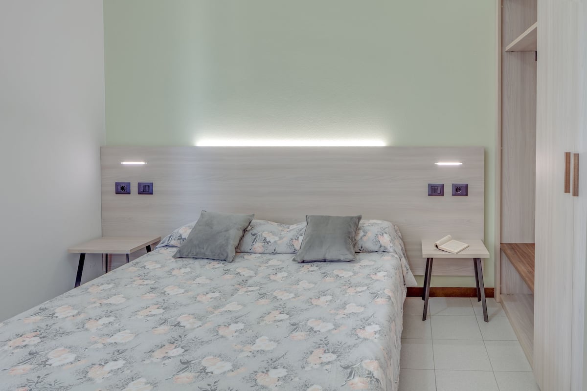 Classic Apartment, 1 Bedroom | 1 bedroom, cots/infant beds