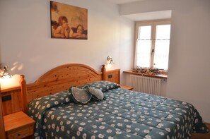 Caja de seguridad en la habitación, escritorio y insonorización 