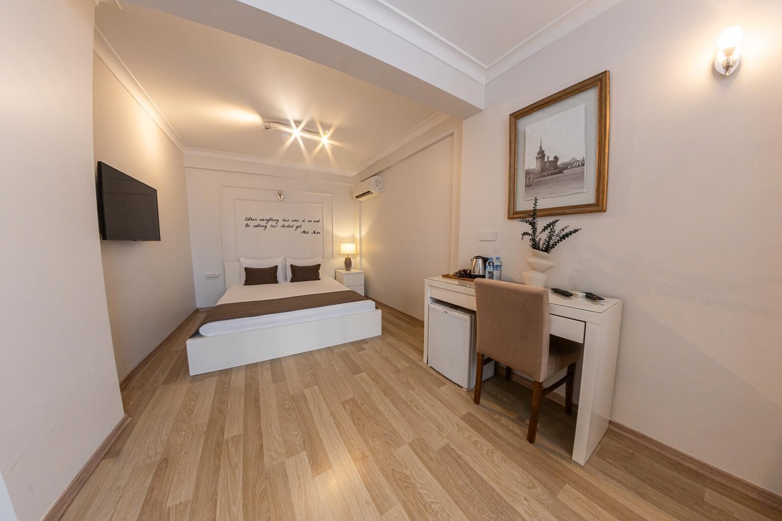 Deluxe Double Room, 1 King Bed | Egyptian cotton sheets, premium bedding, pillowtop beds, minibar