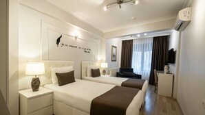 Chambre Deluxe avec lits jumeaux, vue sur la ville | Vue de la chambre