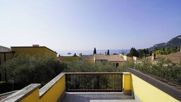 Appartamento, 3 camere da letto, vista lago | Vista dalla camera