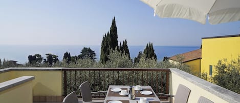 Studio, Lake View | Terrace/patio