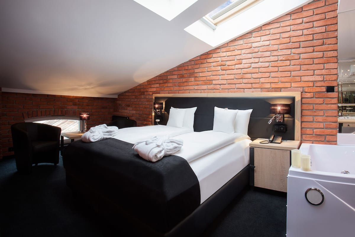 Suite (No View) | Egyptian cotton sheets, premium bedding, minibar, in-room safe