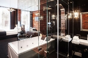 Junior Suite, Jetted Tub, City View | Bathroom - Betmanowska Main Square Residence Adults Only  (Kraków)