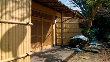 Enceinte de lâhĂ©bergement